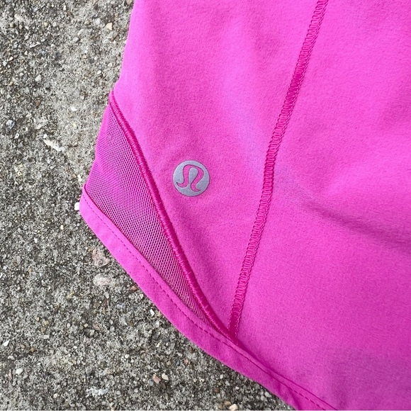 Lululemon Hotty Hot Low Rise Short 4" Sonic Pink - Picture 4 of 9